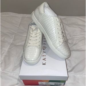 Katy Perry Lace Up Sneaker 8.5 M off white New with Box!
